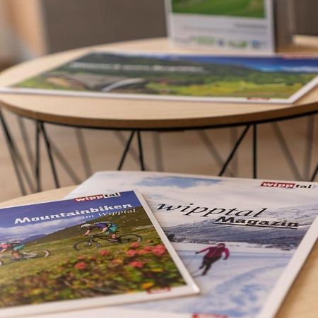 Stuwip Alps Appartements Adlerhorst Trins Buitenkant foto