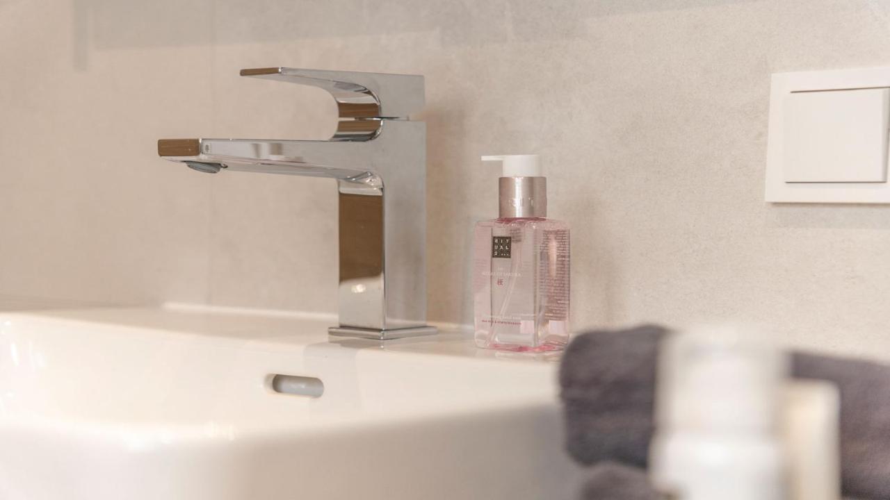 Stuwip Alps Appartements Adlerhorst Trins Buitenkant foto