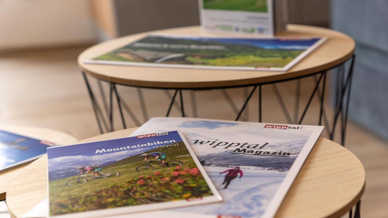 Stuwip Alps Appartements Adlerhorst Trins Buitenkant foto